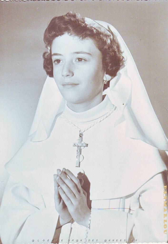 COMMUNIONS ORAN DU PATRONAGE ORAN DE LA JUS SAINT LOUIS   19XX MARIE LOUISE SABIA.JPG